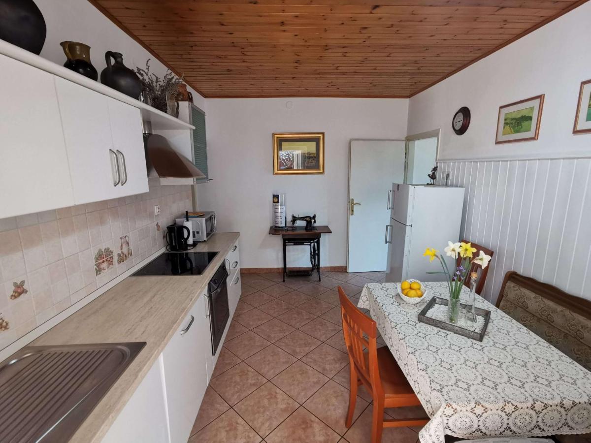 Pri Noni "Istracycle" Apartamento Lucija Exterior foto
